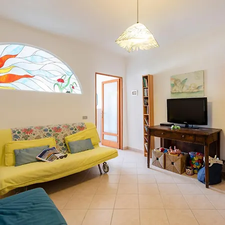 Kimera Del Parasio - Happy Apartment *