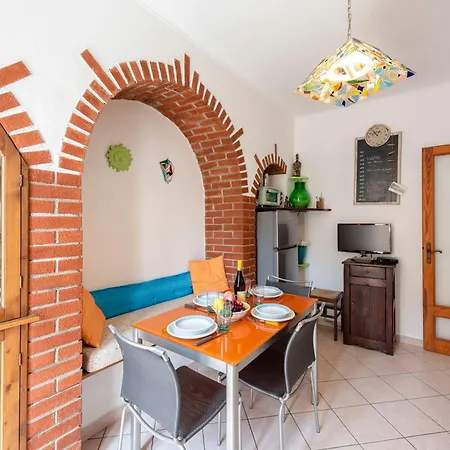 Kimera Del Parasio - Happy Apartment